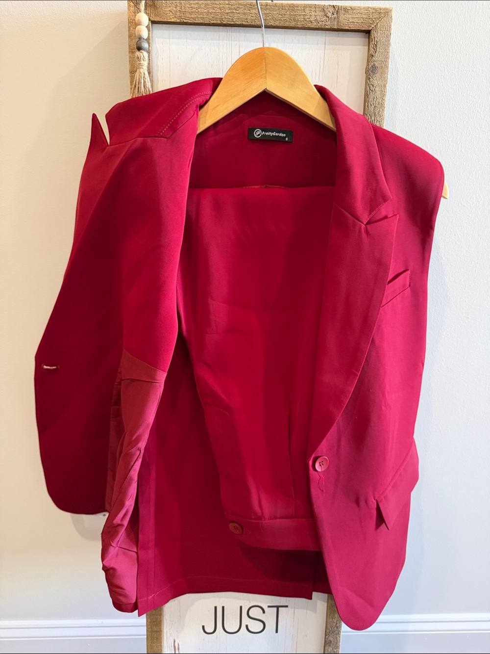 PrettyLittleThing Fuchsia Tailored Single-Button Blazer